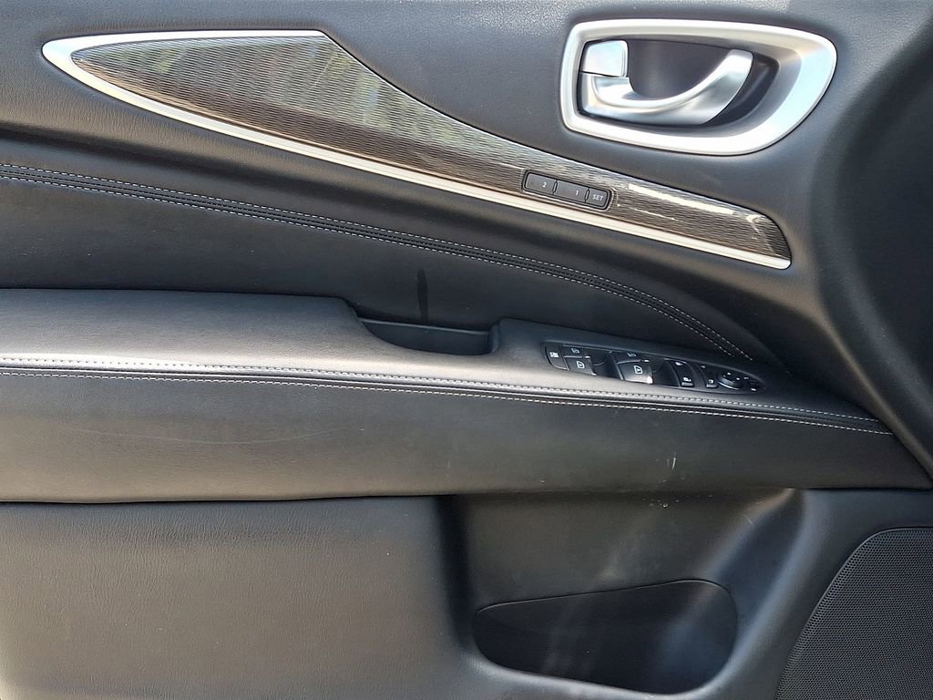 Used 2019 INFINITI QX60 Luxe w/ Essential Package AWD/4WD image 13