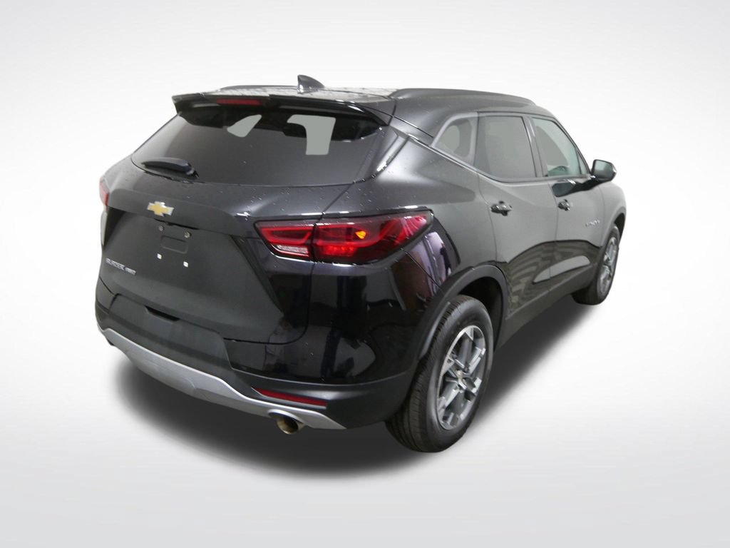 Used 2023 Chevrolet Blazer LT w/ Convenience Package AWD/4WD image 3