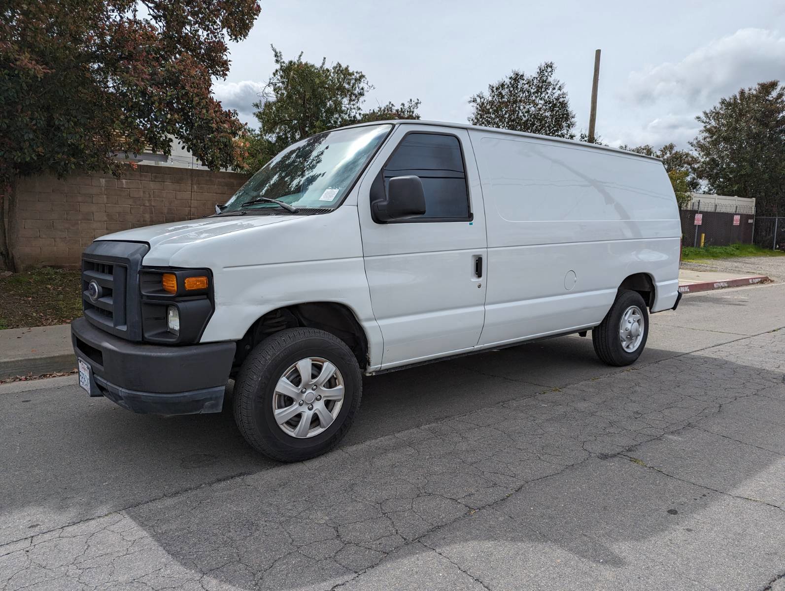 Used 2014 Ford E-150 and Econoline 150 w/ Power Group RWD image 1