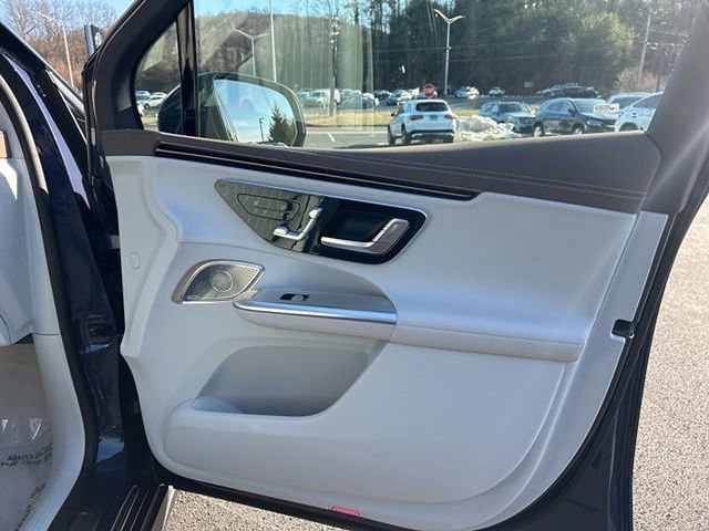 Used 2023 Mercedes-Benz EQE 500 4MATIC SUV image 22