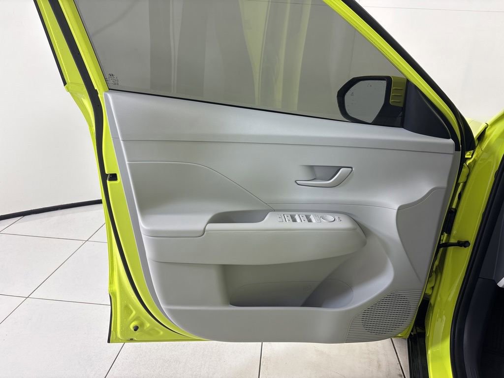 Used 2024 Hyundai Kona SEL w/ Convenience Package image 17