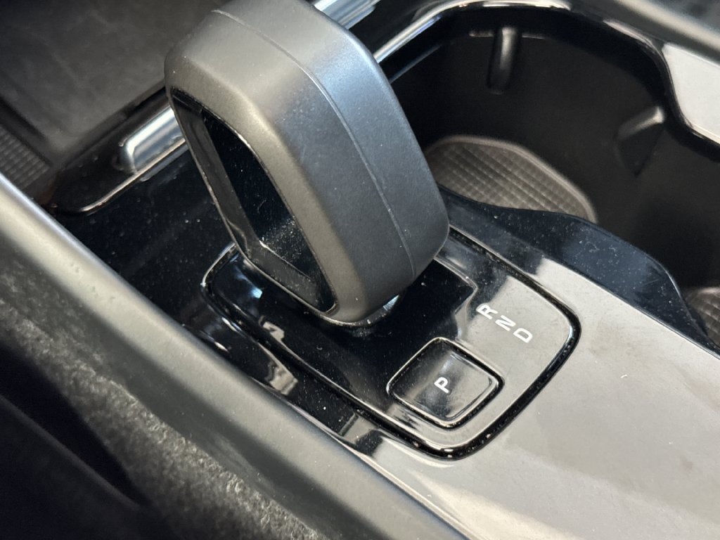 Certified 2023 Volvo XC40 Recharge Plus w/ Protection Package Premier AWD/4WD image 21