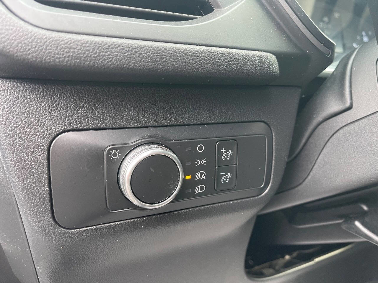 Used 2022 Ford Escape S image 21