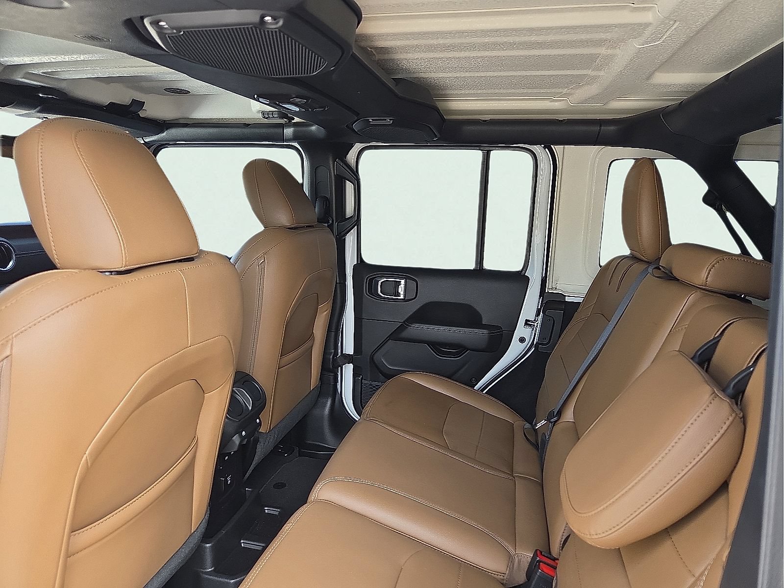 Used 2023 Jeep Wrangler Unlimited Sahara w/ Cold Weather Group AWD/4WD image 10