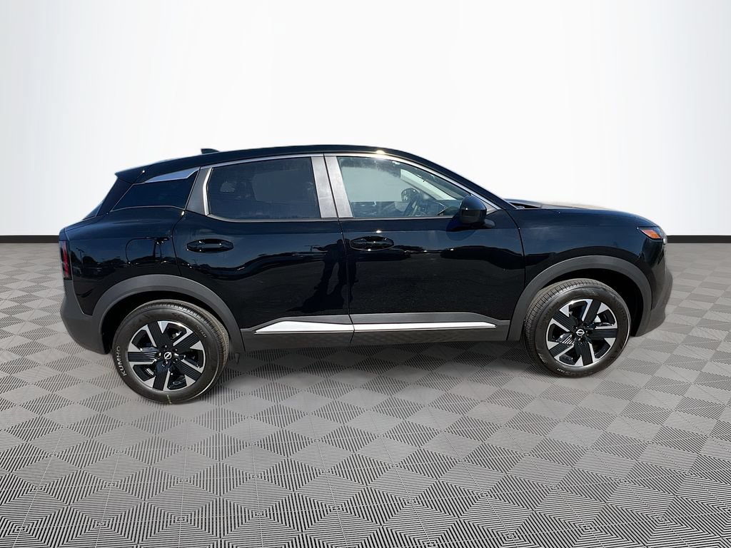 Used 2025 Nissan Kicks SV AWD/4WD image 8