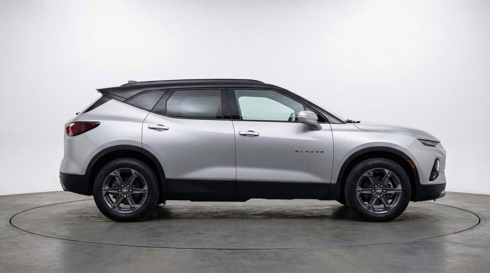 Used 2025 Chevrolet Blazer LT FWD image 11
