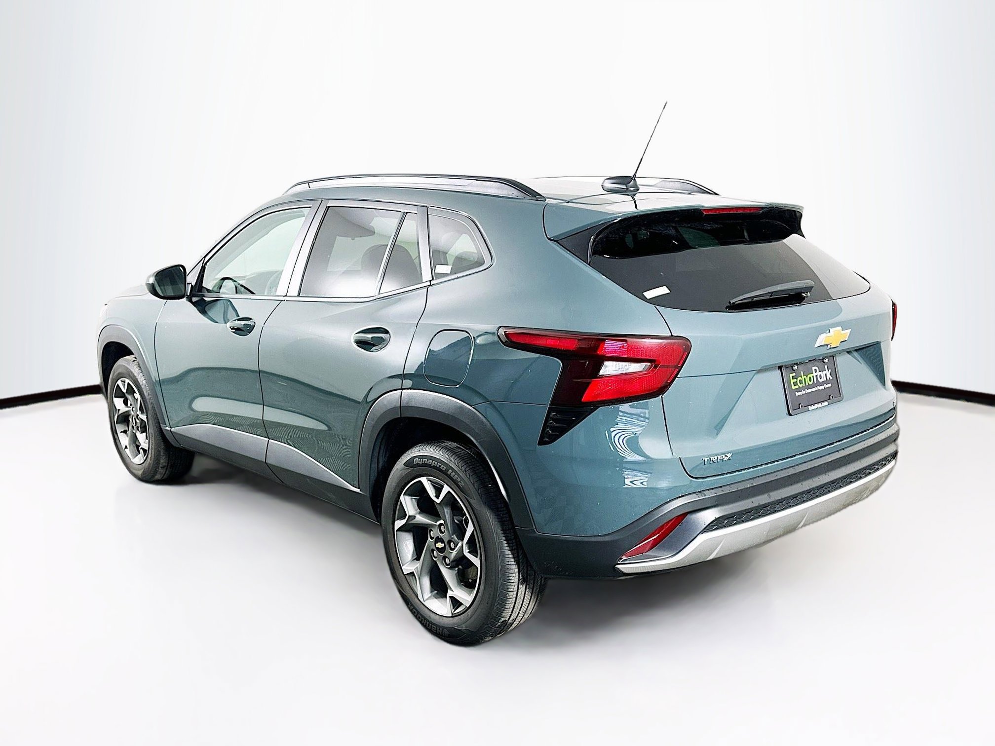 Used 2025 Chevrolet Trax LT image 5