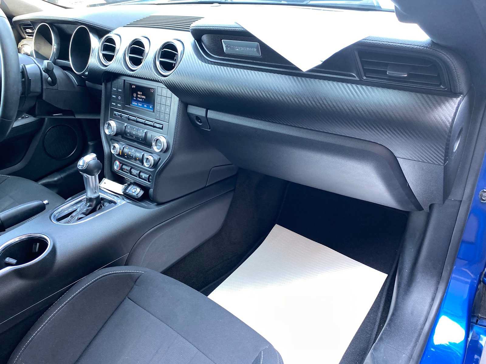 Used 2018 Ford Mustang Coupe RWD image 25