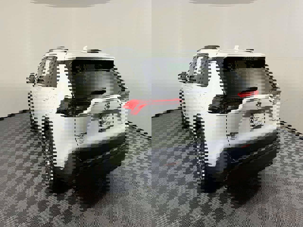 Used 2019 Toyota RAV4 XLE Premium image 5