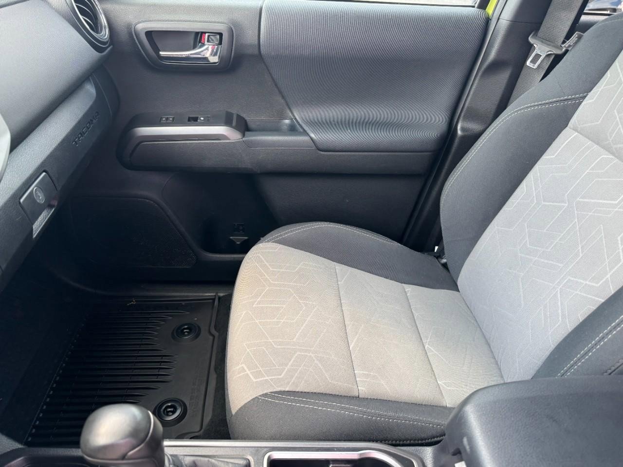 Used 2023 Toyota Tacoma TRD Sport image 14