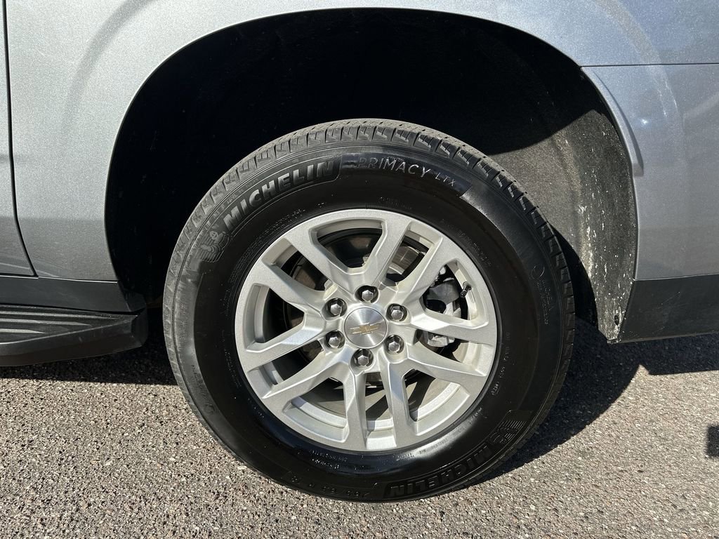 Used 2024 Chevrolet Suburban LT image 33