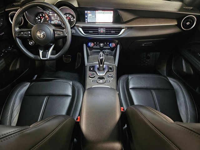Used 2022 Alfa Romeo Stelvio Ti AWD/4WD image 18