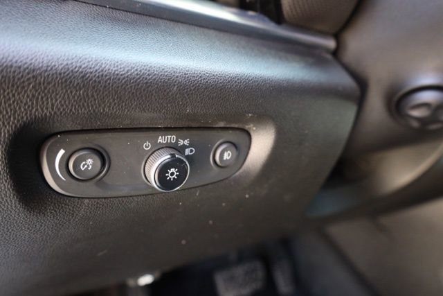 Used 2019 Chevrolet Traverse Premier w/ LPO, Blackout Package FWD image 19