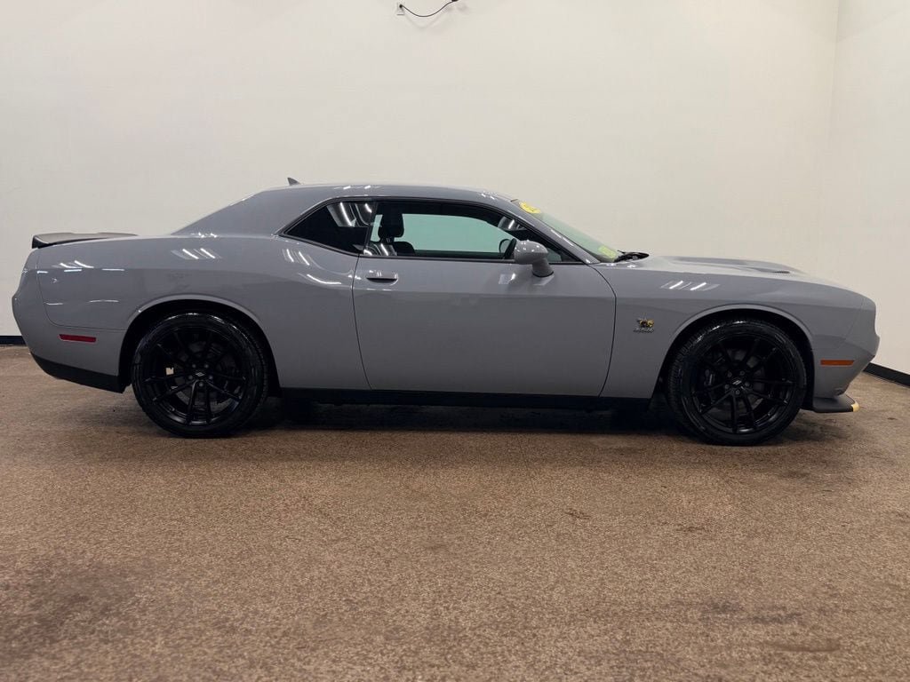 Used 2022 Dodge Challenger R/T Scat Pack RWD image 7