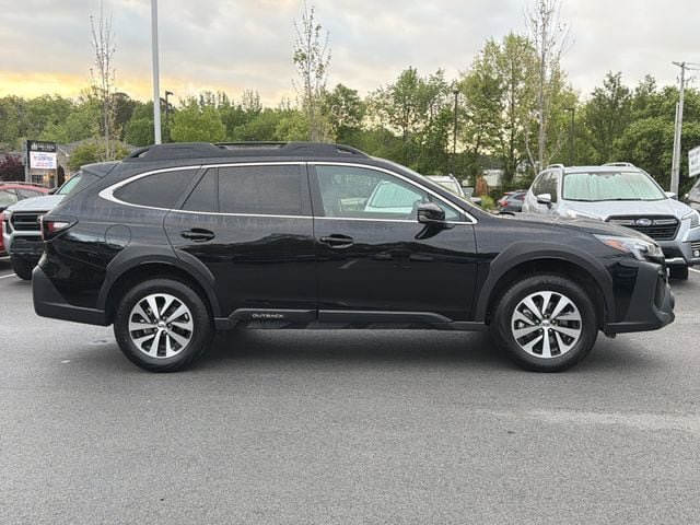 Certified 2025 Subaru Outback Premium AWD/4WD image 4