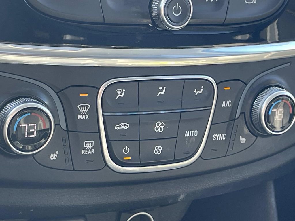 Used 2018 Chevrolet Traverse LT image 25