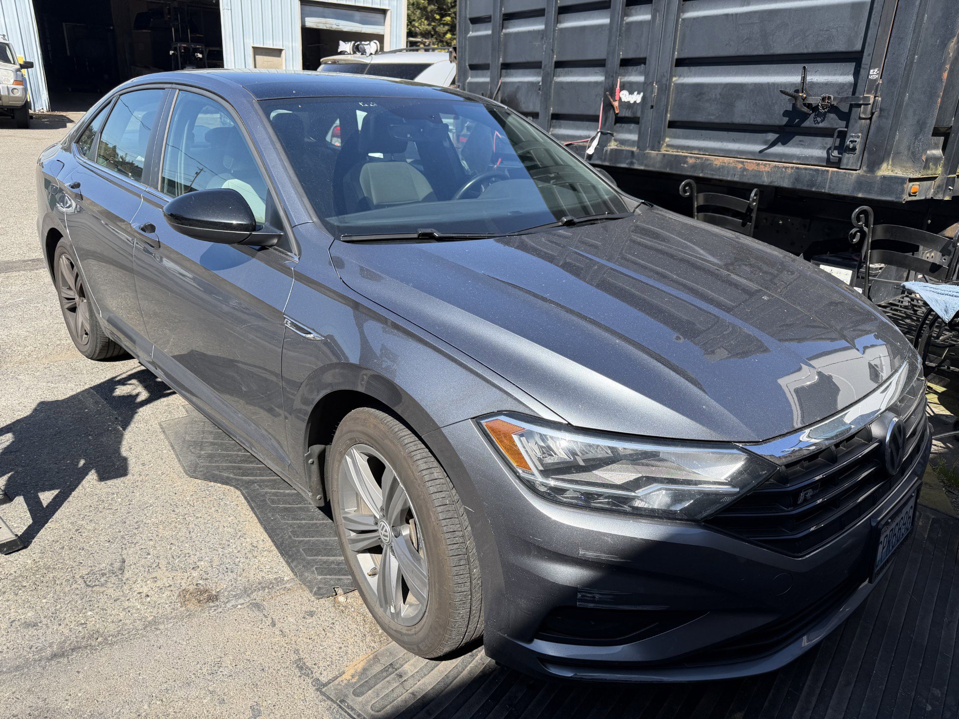 Used 2021 Volkswagen Jetta R-Line FWD image 1