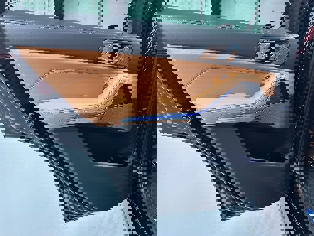 Used 2026 BMW X5 xDrive50e image 40