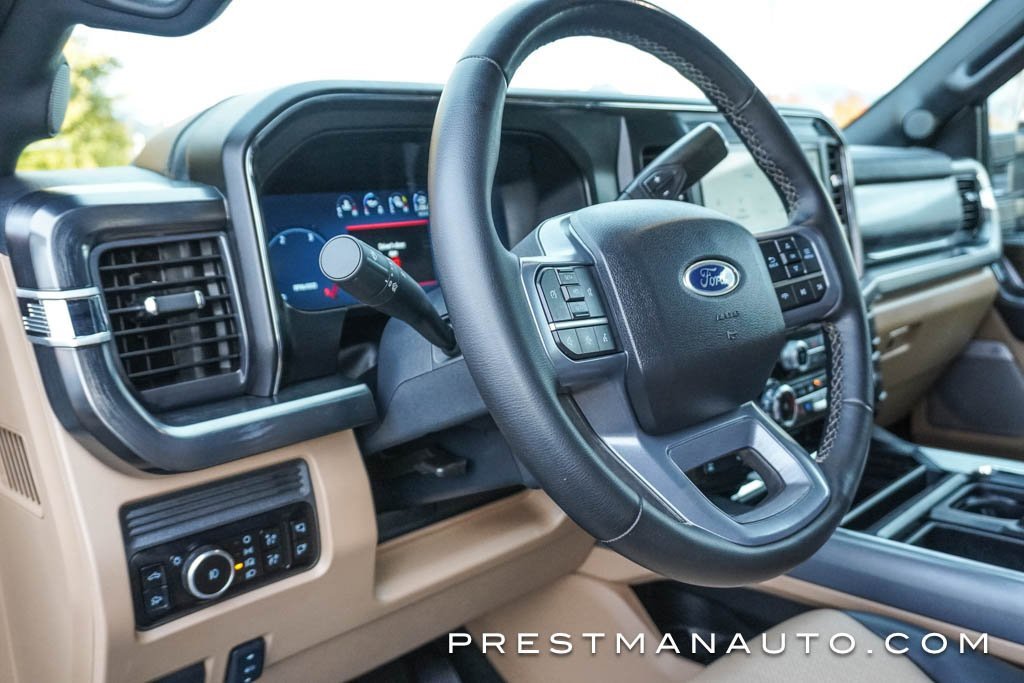 Used 2025 Ford F250 Lariat w/ Chrome Package image 31