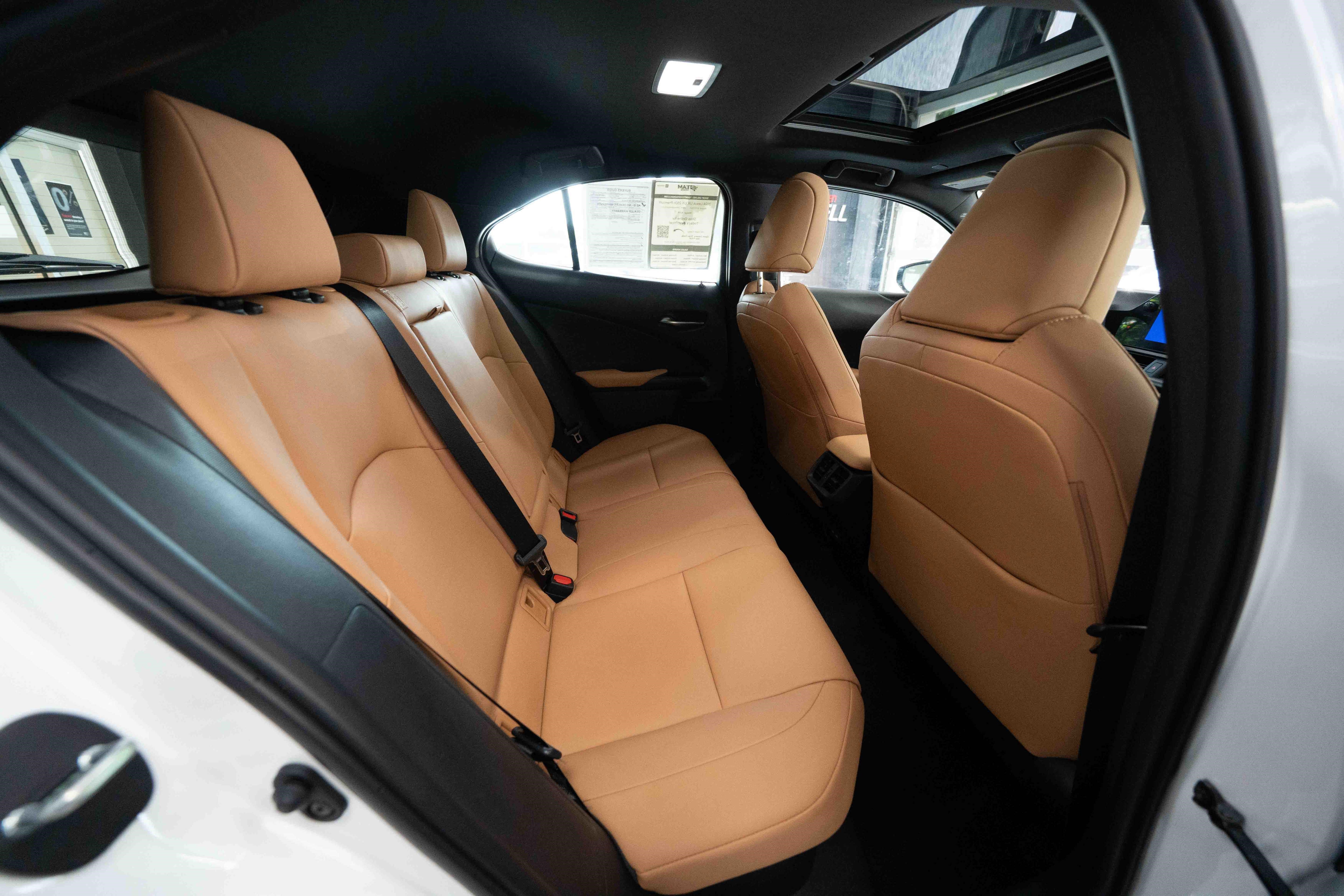 Used 2024 Lexus UX 250h AWD w/ Premium Package image 25