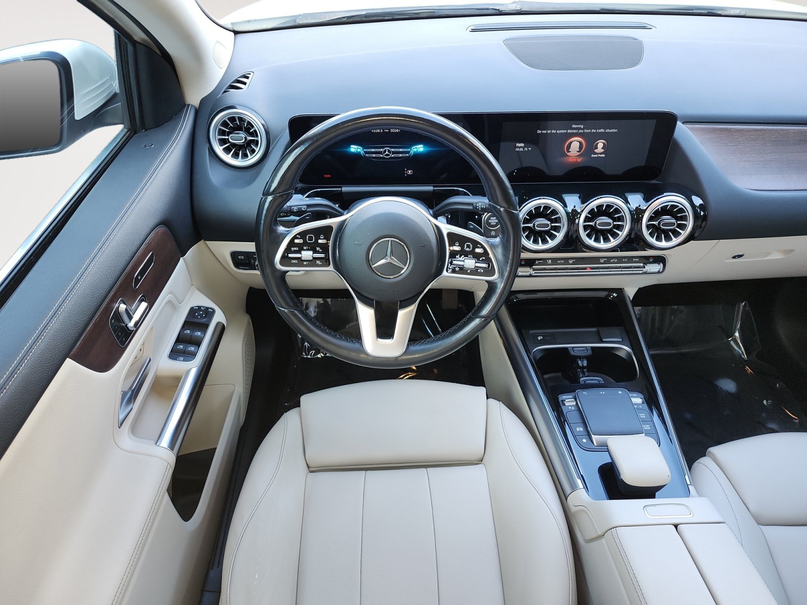 Used 2022 Mercedes-Benz GLA 250 4MATIC w/ Premium Package Lite image 13