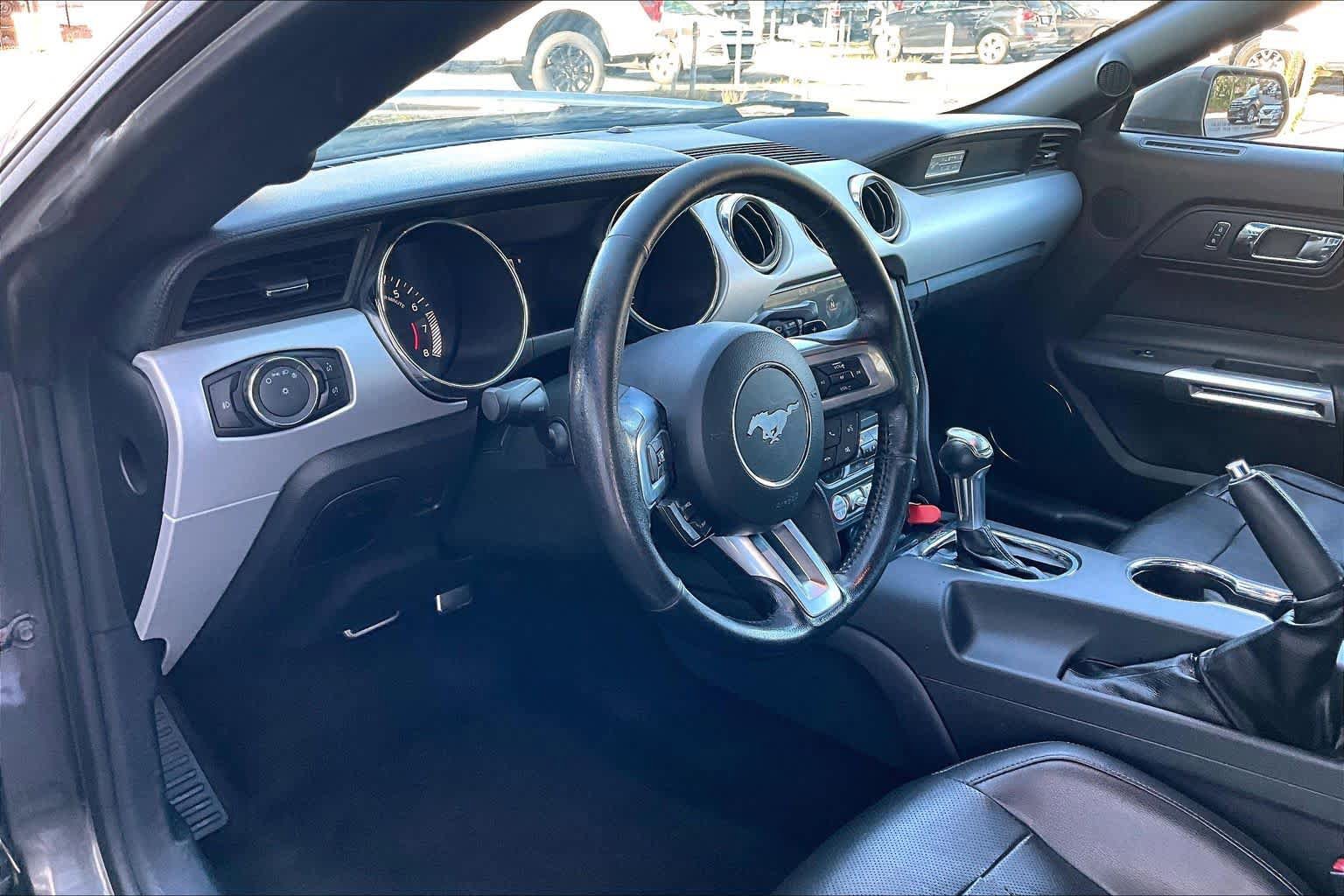 Used 2015 Ford Mustang Premium RWD image 13