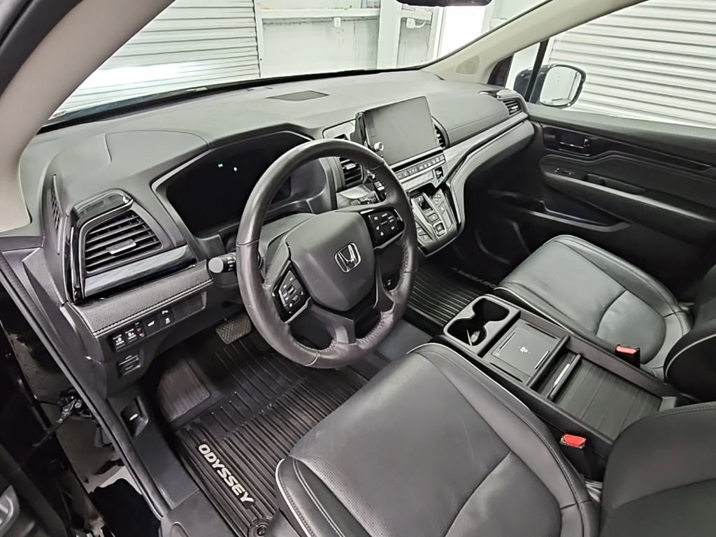 Used 2025 Honda Odyssey Elite image 11
