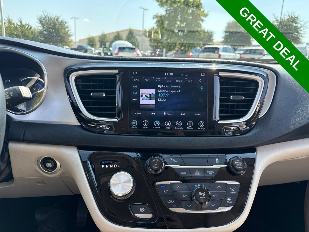 Used 2018 Chrysler Pacifica Touring-L FWD image 22