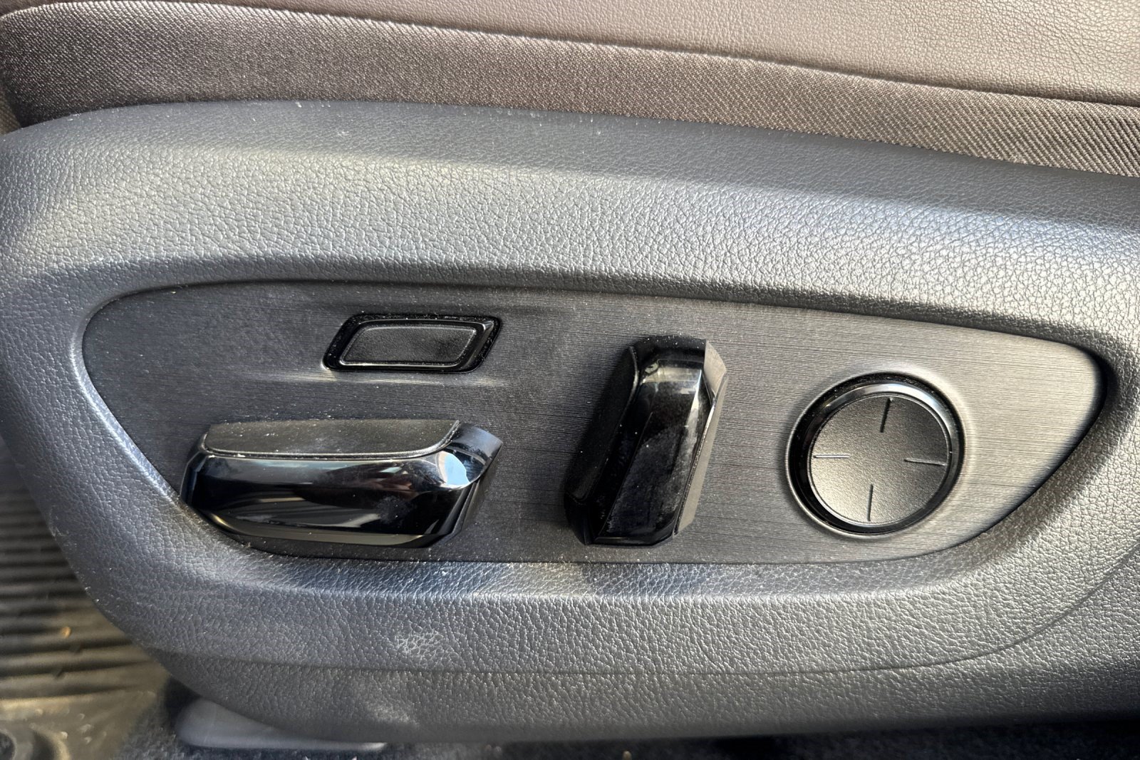 Used 2023 Lexus RX 350 FWD w/ Accessory Package image 14