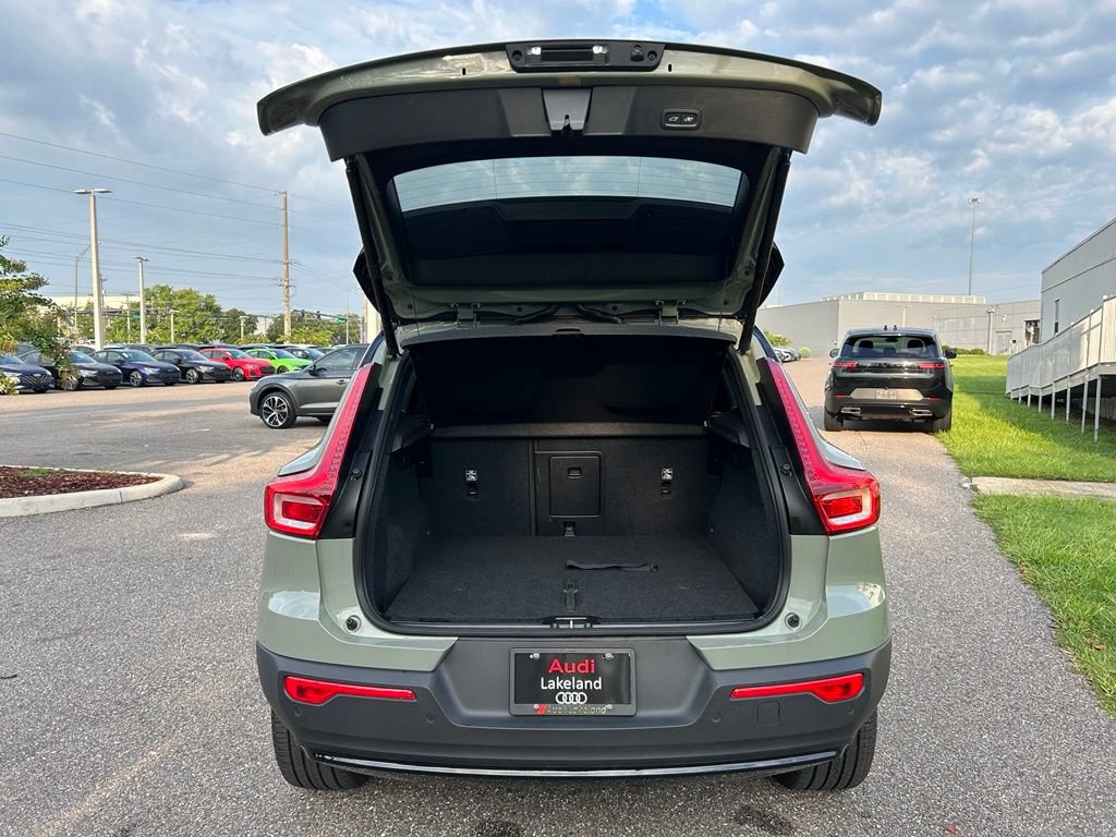 Used 2023 Volvo XC40 Recharge Ultimate AWD/4WD image 46