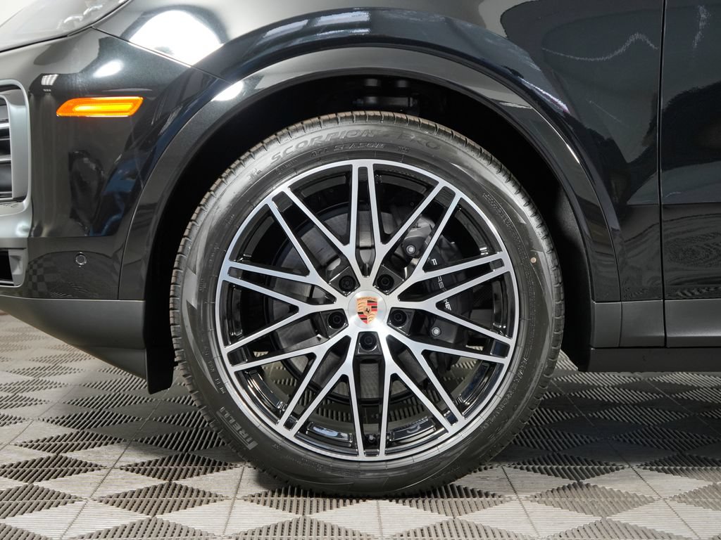New 2026 Porsche Cayenne Coupe AWD/4WD image 13