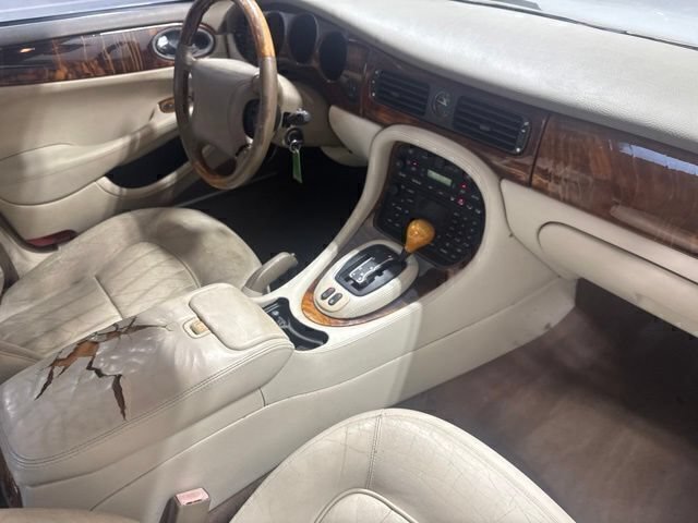 Used 2000 Jaguar XJ8 RWD image 23