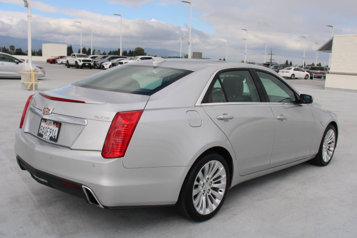 Used 2018 Cadillac CTS Luxury image 3
