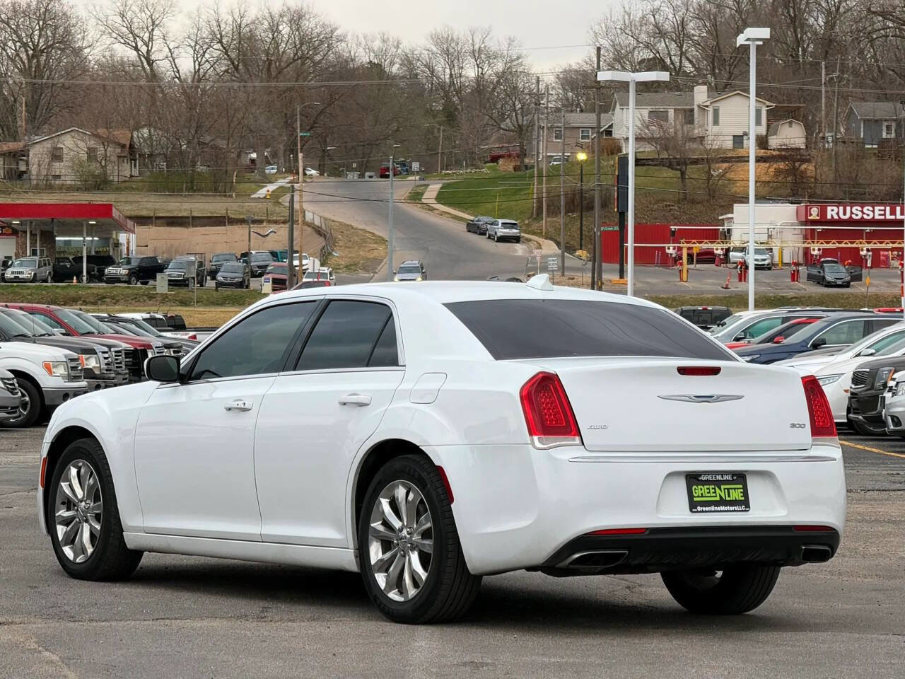 Used 2017 Chrysler 300 Limited image 2