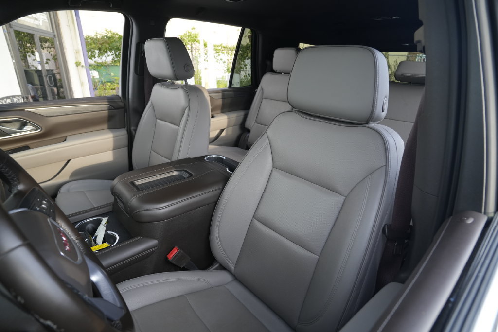 Used 2024 GMC Yukon SLT RWD image 23