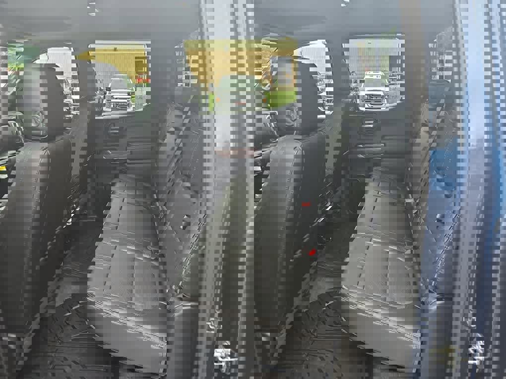 Used 2019 Chevrolet Silverado 1500 High Country w/ Technology Package image 30