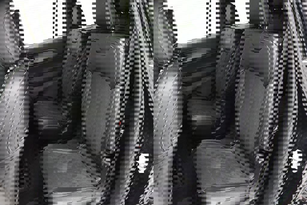 Used 2023 Jeep Grand Cherokee L Laredo image 12