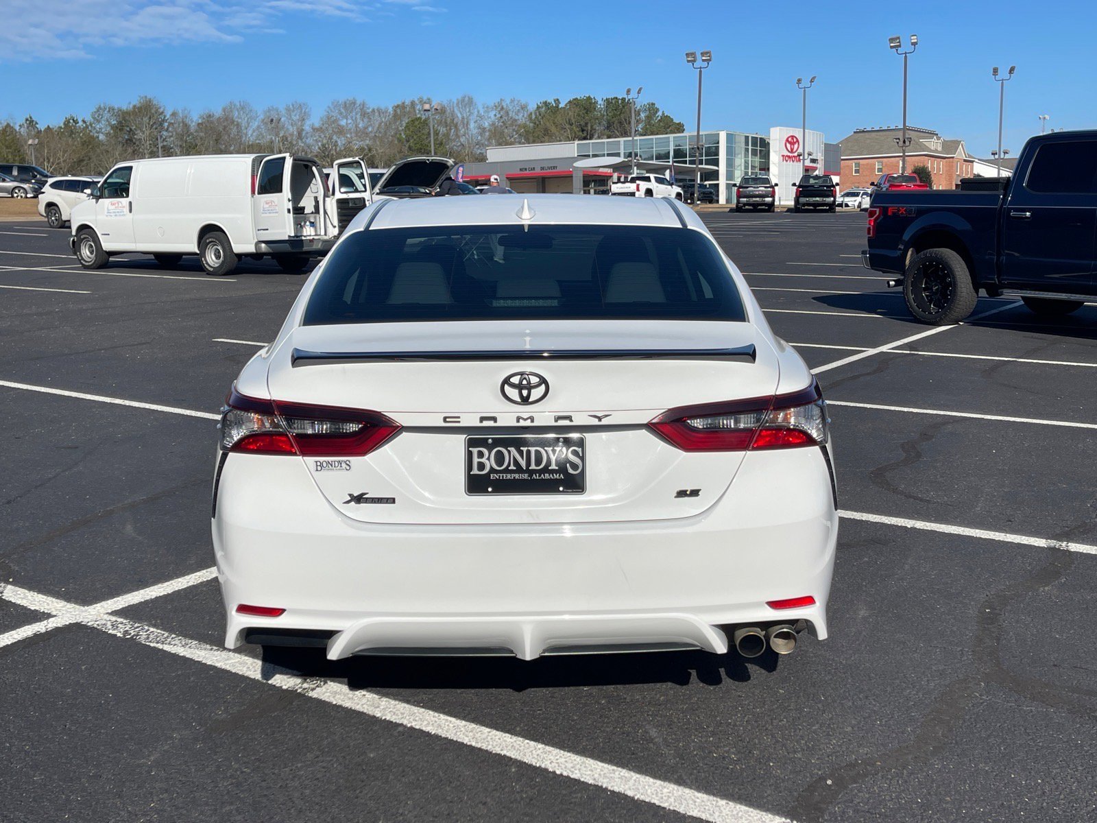 Used 2023 Toyota Camry SE image 15