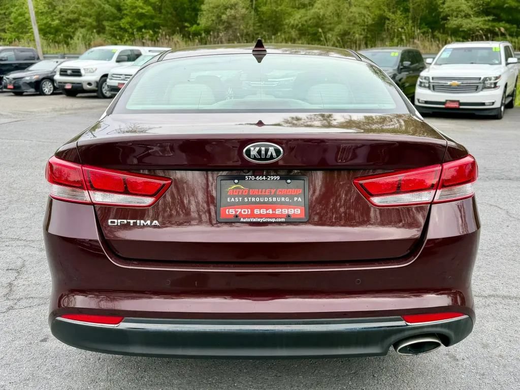Used 2018 Kia Optima LX w/ 17" Alloy Wheels Package FWD image 7