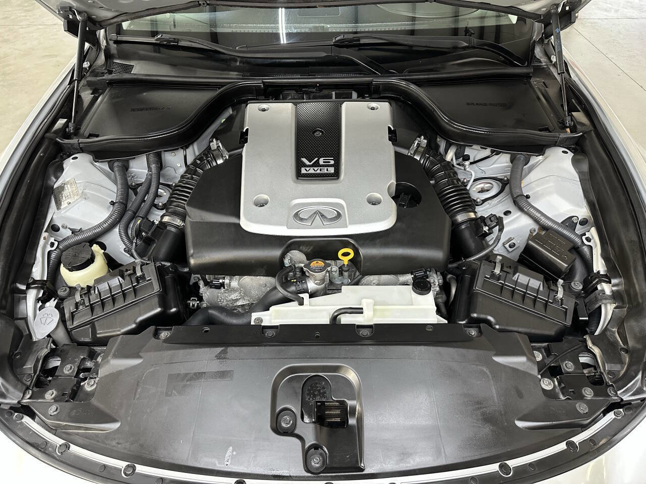 Used 2009 INFINITI G37 Base 2dr Convertible w/ Premium Pkg RWD image 9