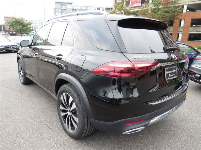 Used 2025 Mercedes-Benz GLE 450e 4MATIC w/ Driver Assistance Package image 2
