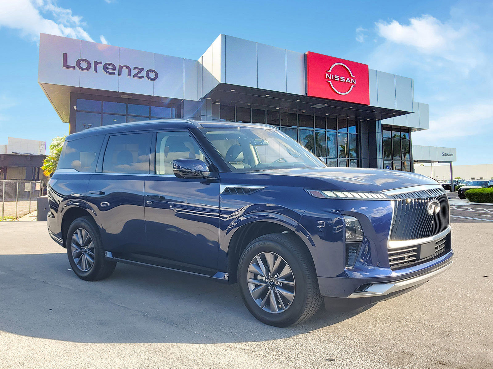 Used 2025 INFINITI QX80 Pure image 3
