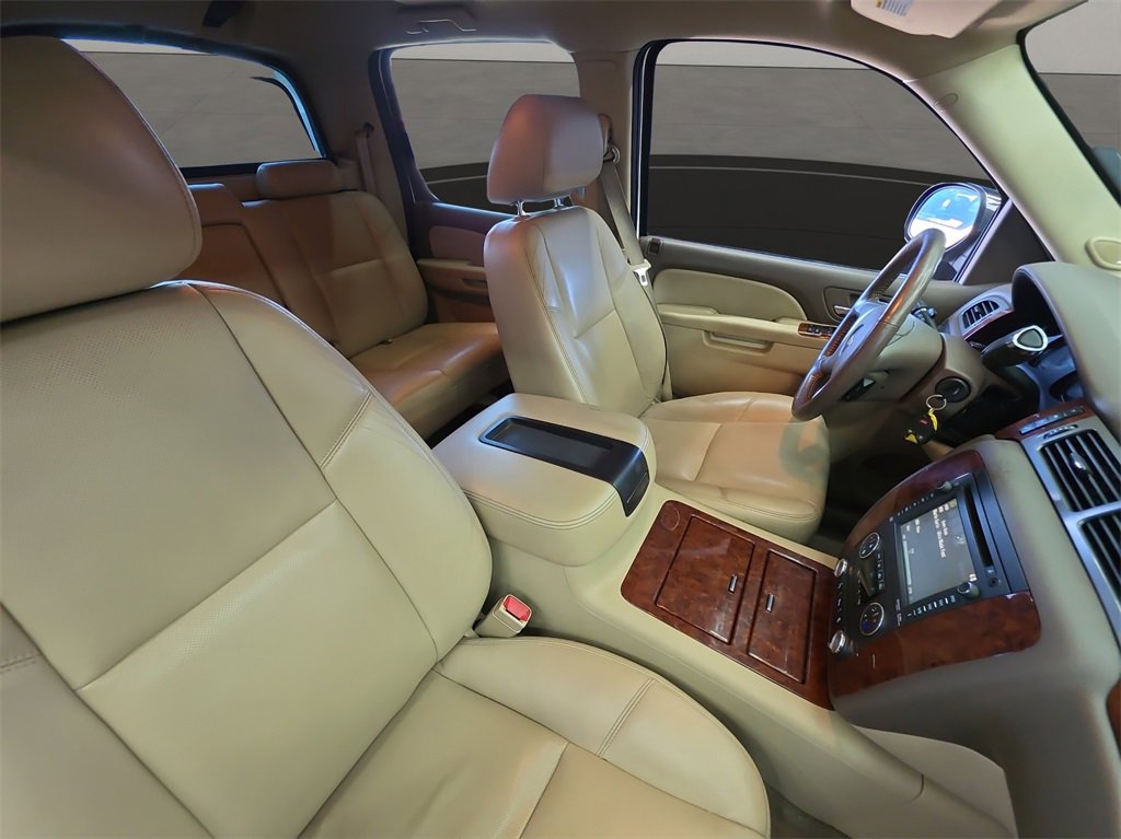 Used 2012 Chevrolet Avalanche LTZ image 20