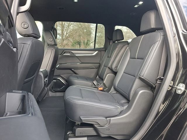 Used 2024 GMC Acadia Elevation image 10