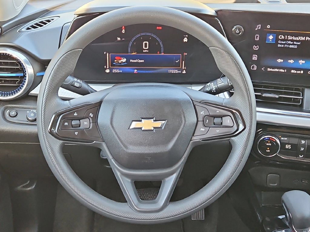 Used 2026 Chevrolet Trax LT FWD image 23