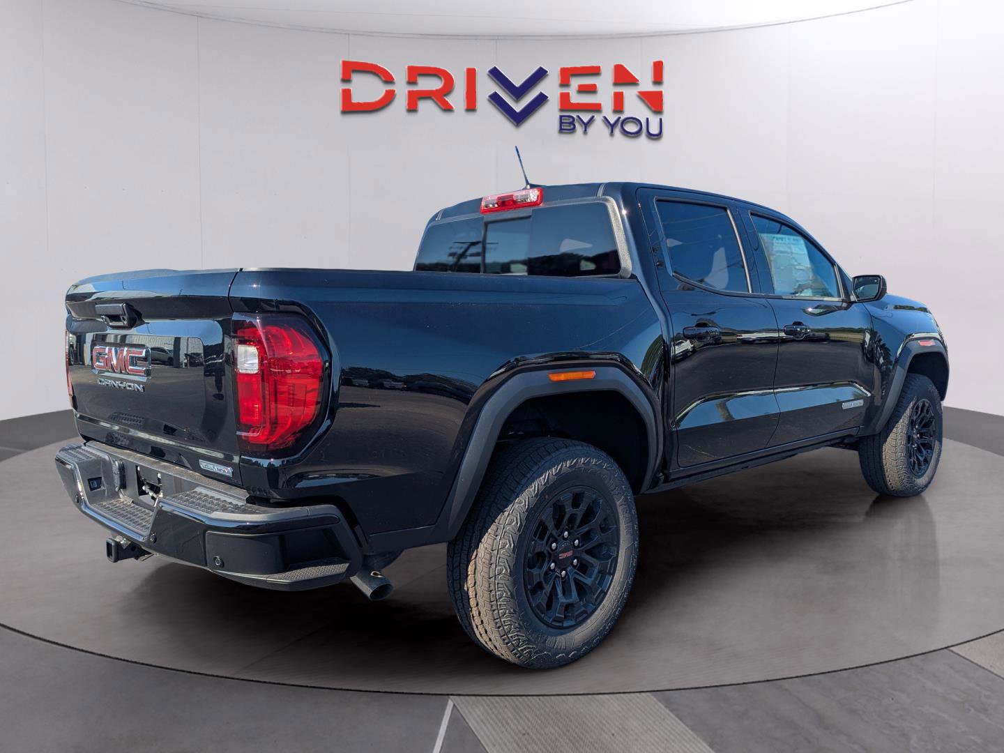 New 2026 GMC Canyon Elevation w/ Convenience Package image 6