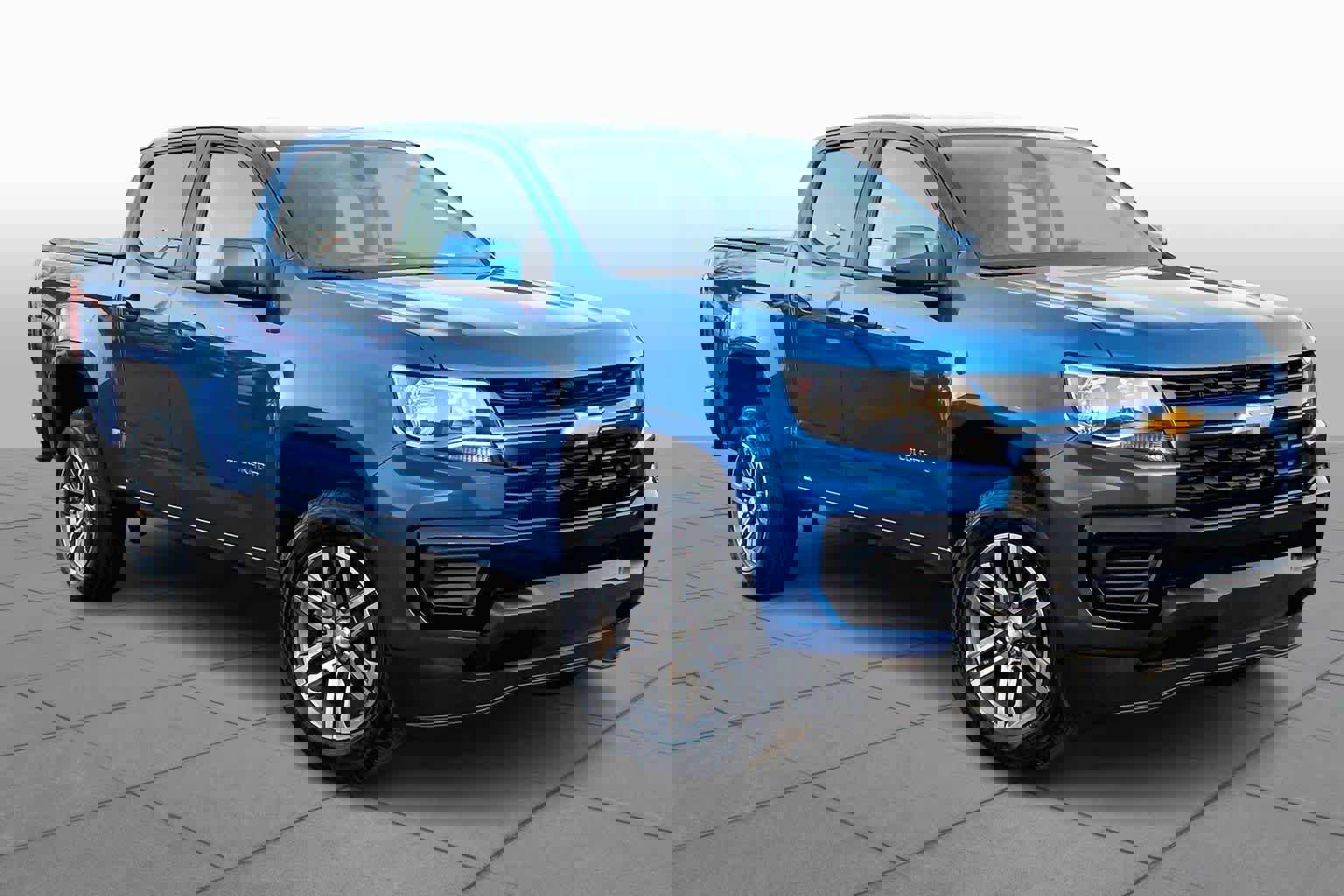 Used 2022 Chevrolet Colorado W/T w/ Custom Special Edition image 3