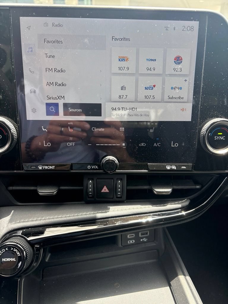 Used 2022 Lexus NX 250 FWD w/ Towing Package (2000 Lbs) image 3