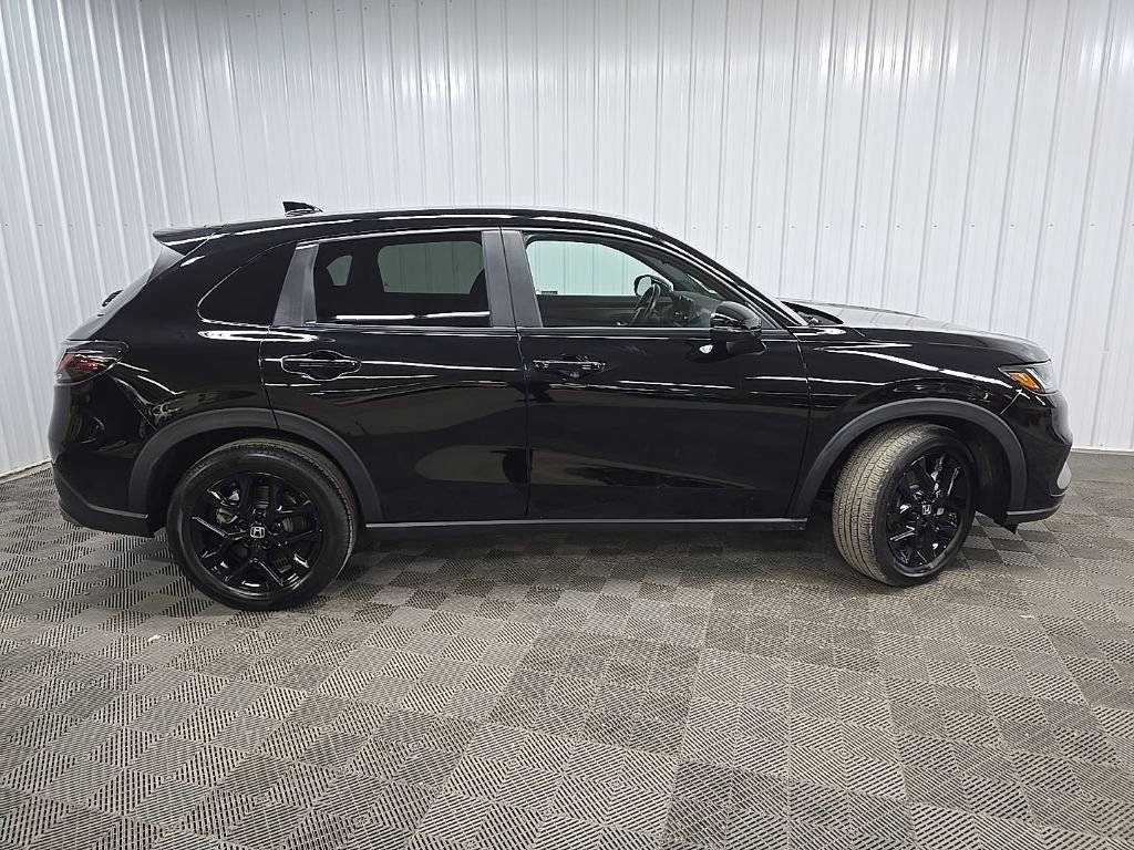 Used 2023 Honda HR-V Sport image 2