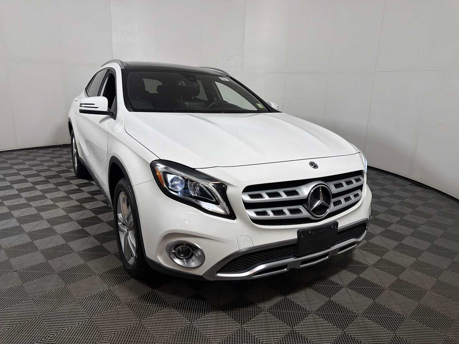 Used 2020 Mercedes-Benz GLA 250 4MATIC image 2